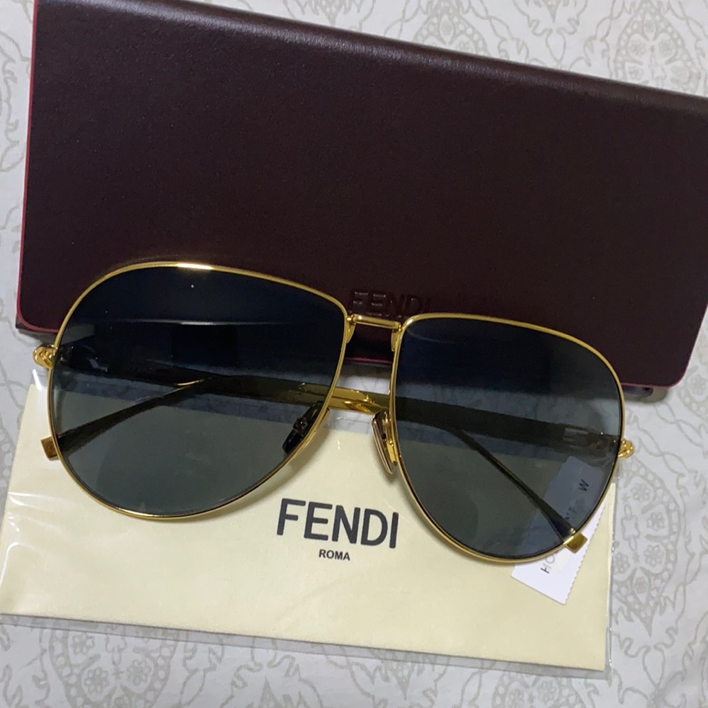 BNWT FENDI FF0437/s SUNGLASSES